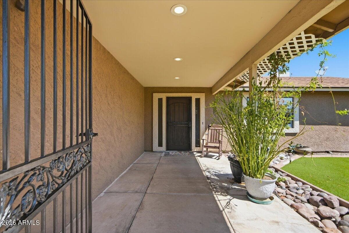 686 W 22nd Avenue, Apache Junction, AZ 85120 — photo 6 of 44