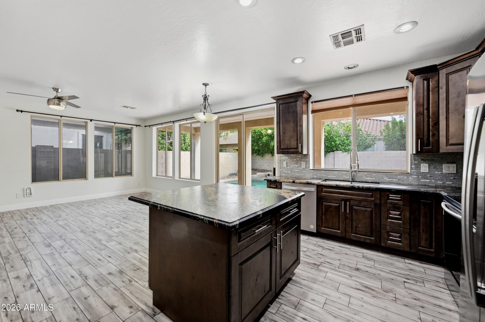 563 E Krista Way, Tempe, AZ 85284 — photo 10 of 31