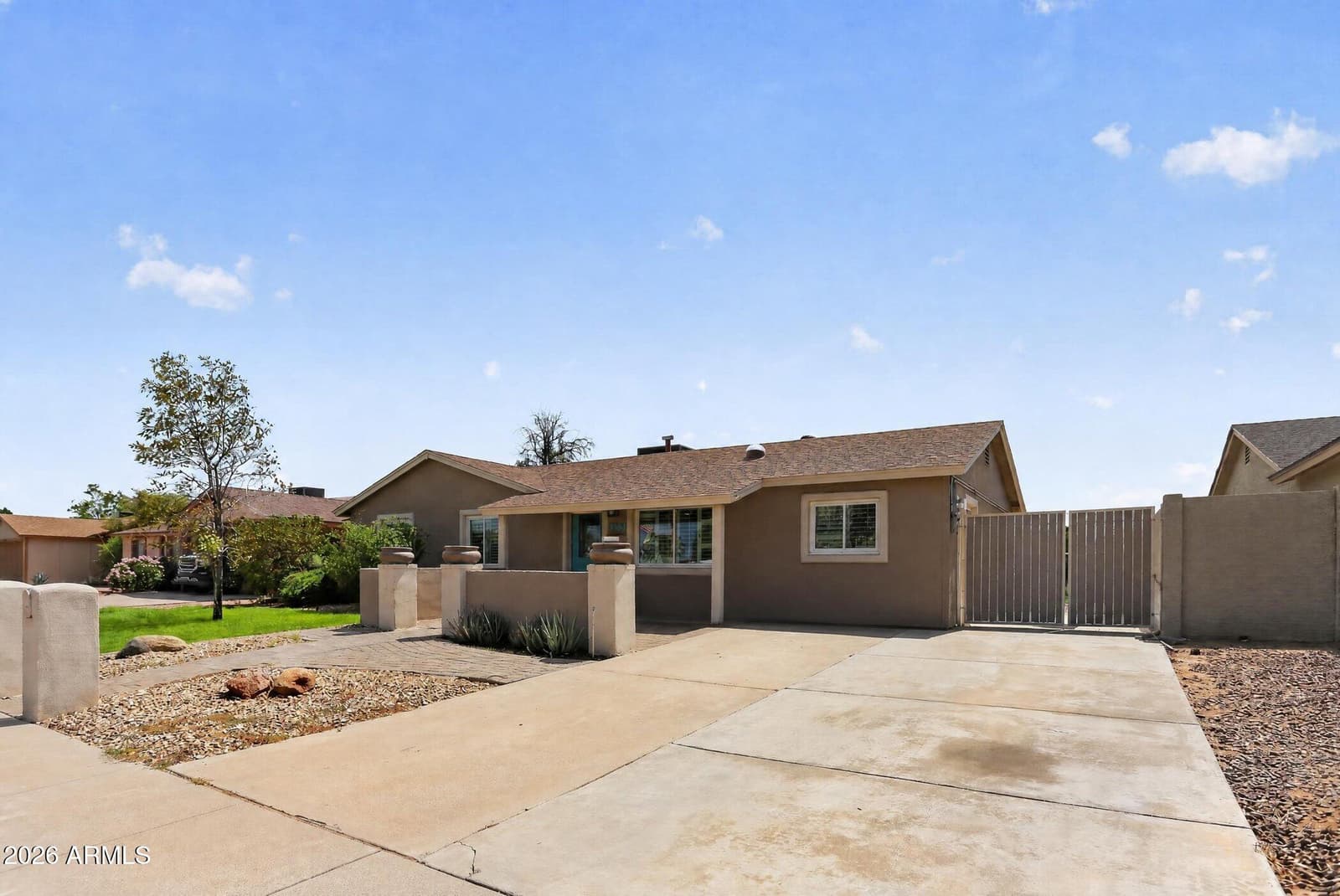 3629 E Winchcomb Drive, Phoenix, AZ 85032 — photo 7 of 32