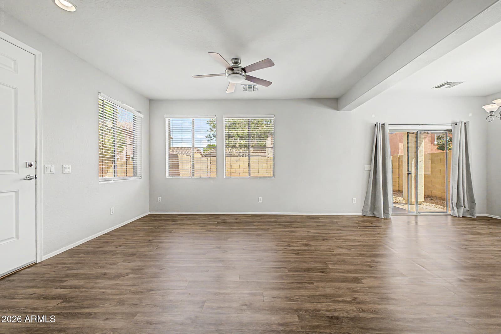 889 E Stottler Drive, Gilbert, AZ 85296 — photo 10 of 35