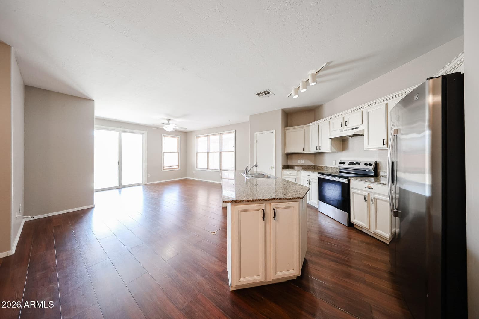 17161 W Post Drive, Surprise, AZ 85388 — photo 12 of 47