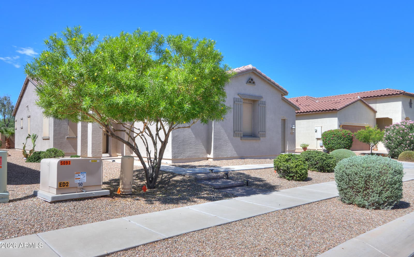 305 N Rainbow Way, Casa Grande, AZ 85194 — photo 2 of 47