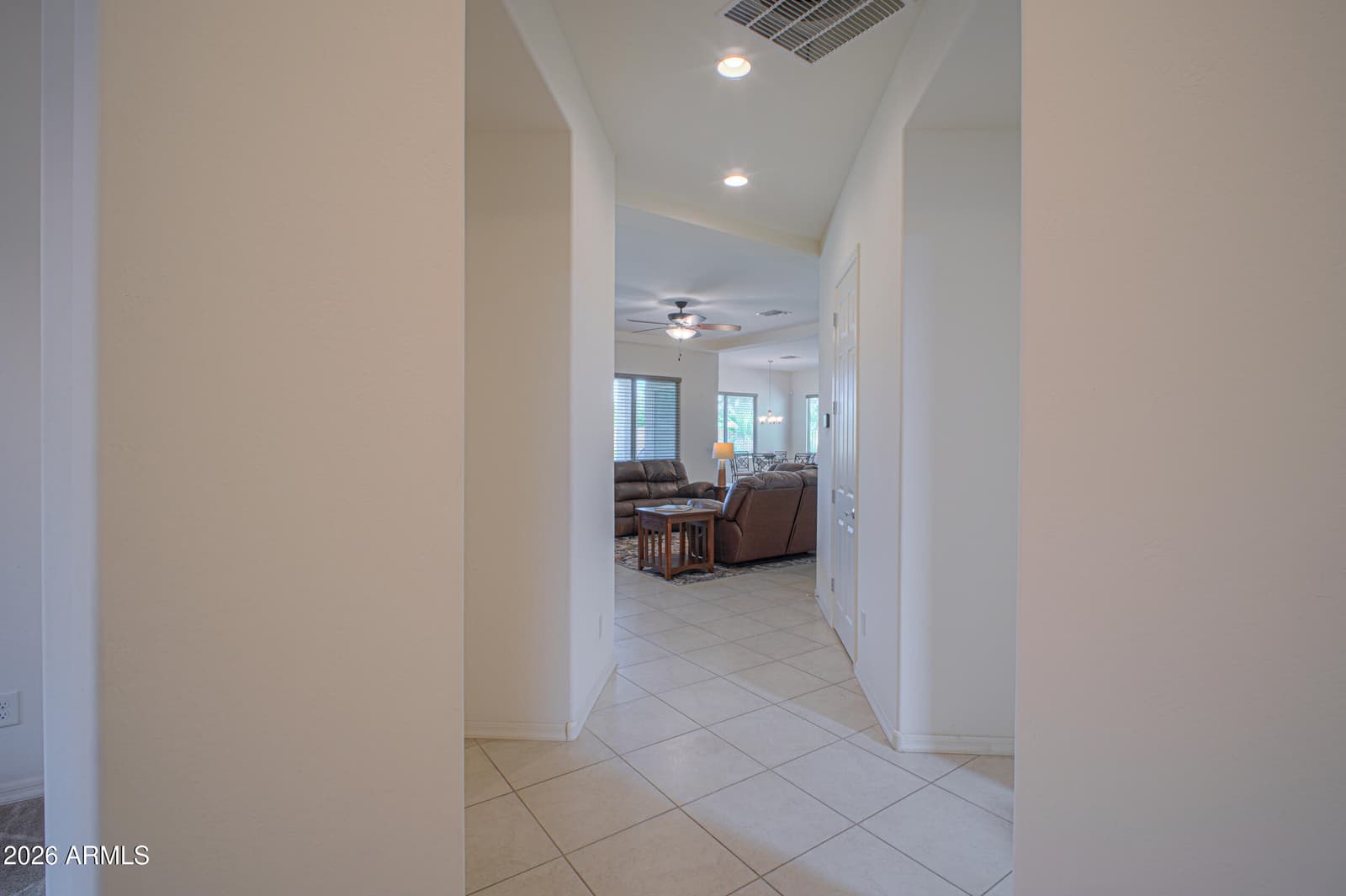 305 N Rainbow Way, Casa Grande, AZ 85194 — photo 8 of 47