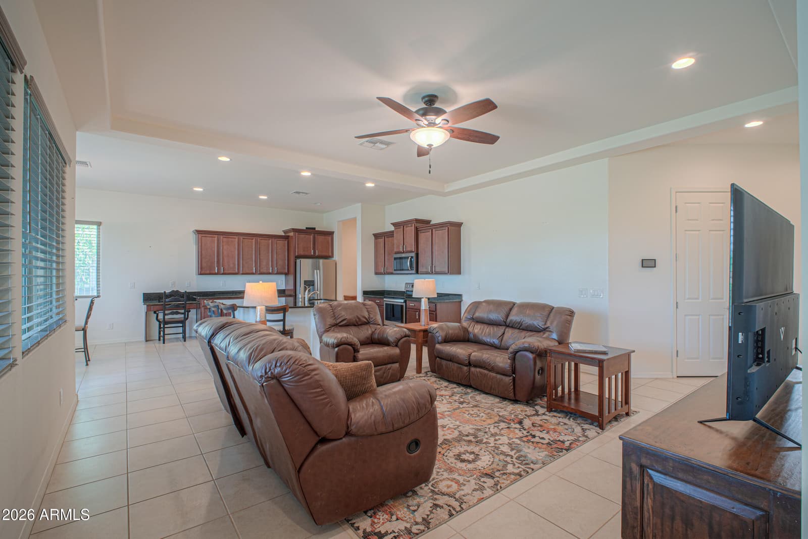 305 N Rainbow Way, Casa Grande, AZ 85194 — photo 16 of 47