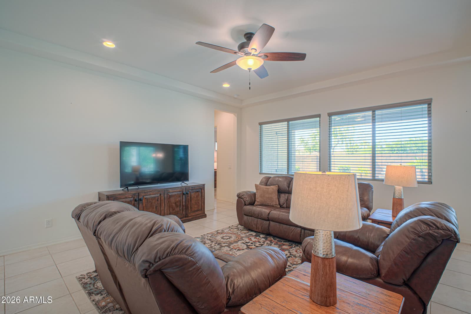 305 N Rainbow Way, Casa Grande, AZ 85194 — photo 17 of 47