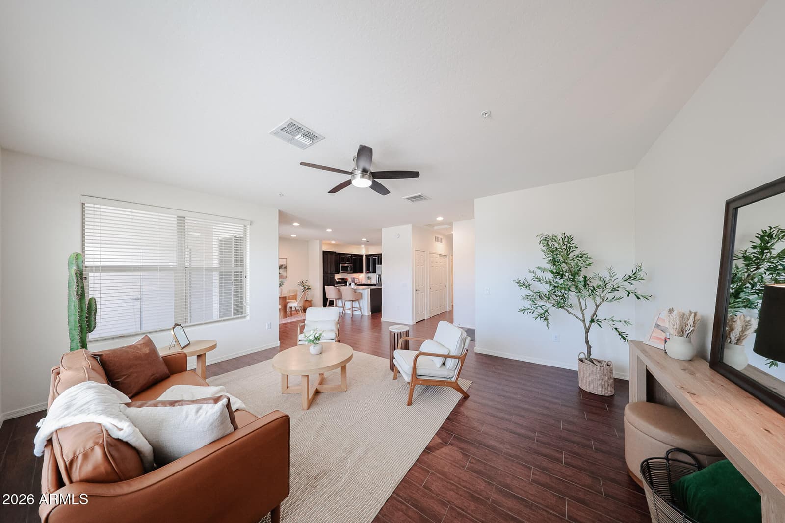 33575 N DOVE LAKES Drive 2033, Cave Creek, AZ 85331