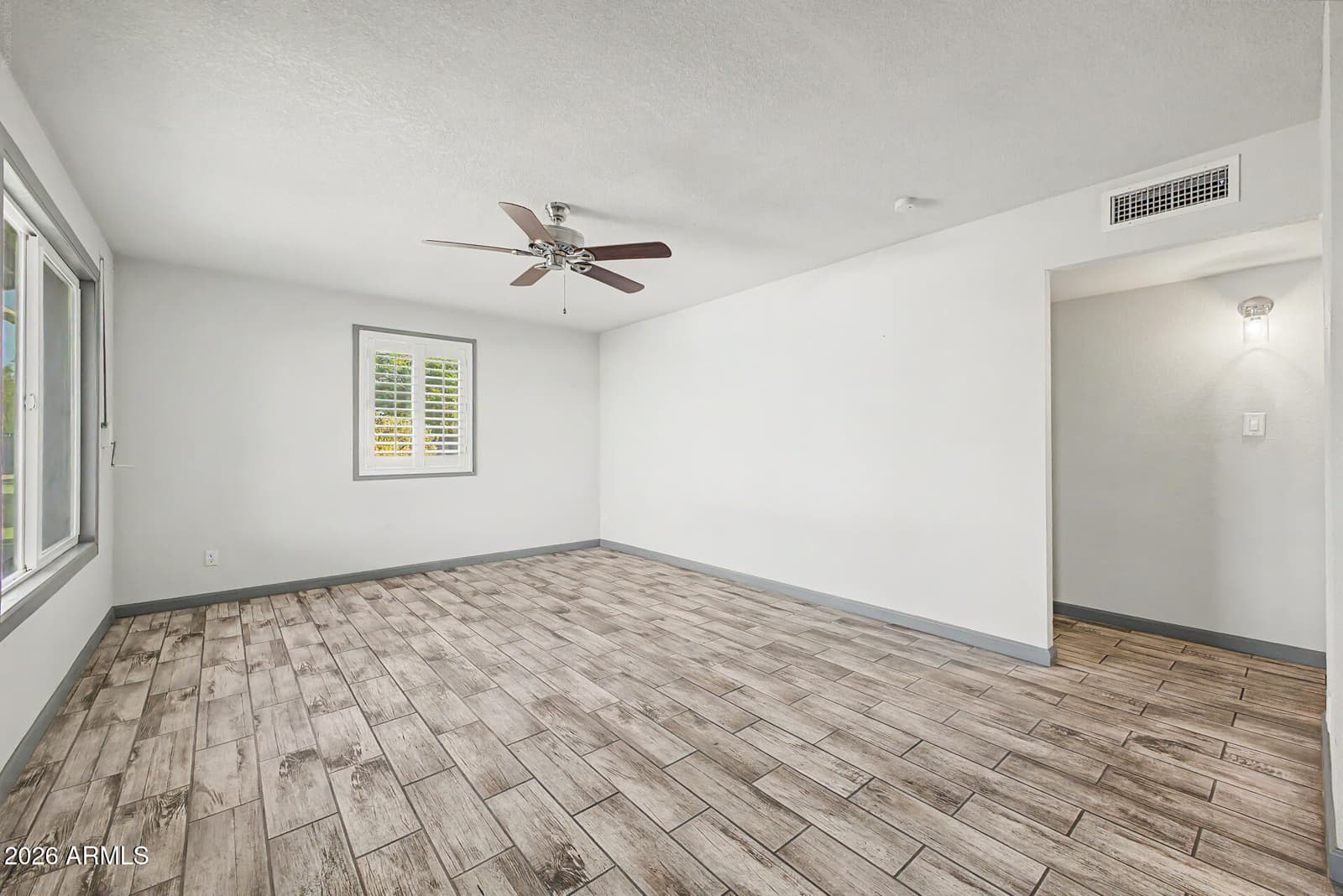 334 W Riviera Drive, Tempe, AZ 85282 — photo 10 of 43
