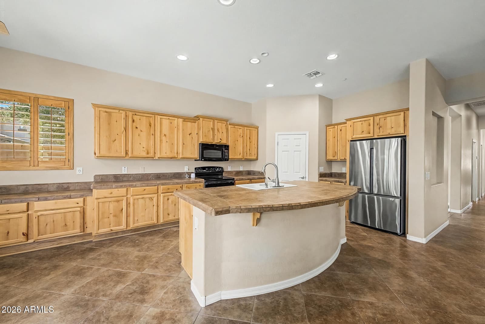 6587 S Martingale Road, Gilbert, AZ 85298 — photo 14 of 56