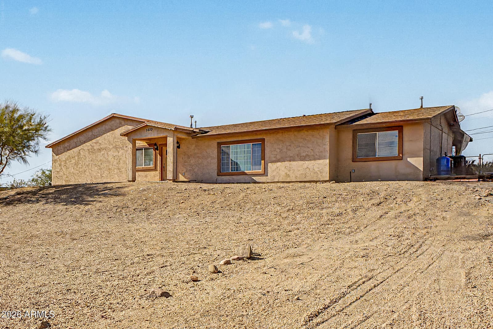2402 W Roughrider Road, New River, AZ 85087