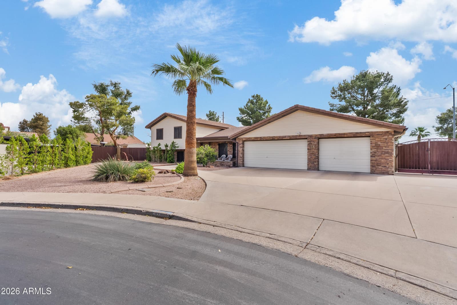 843 N WINTHROP Circle, Mesa, AZ 85213