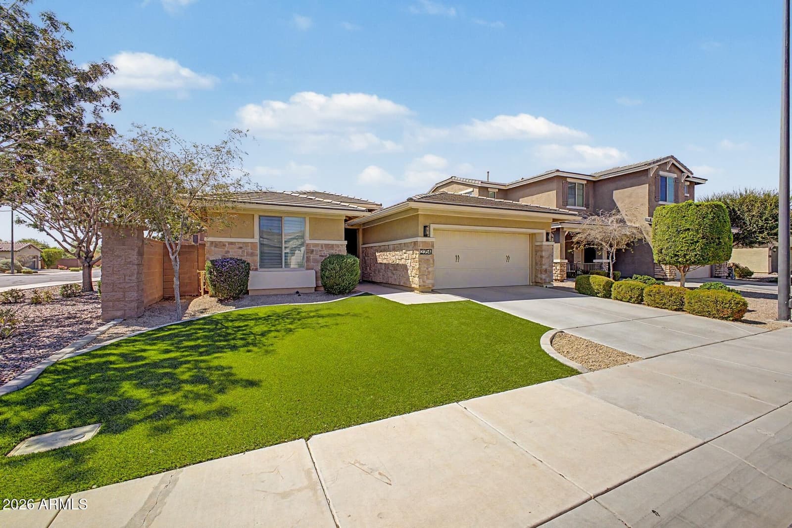 2354 S Banning Street, Gilbert, AZ 85295 — photo 5 of 34