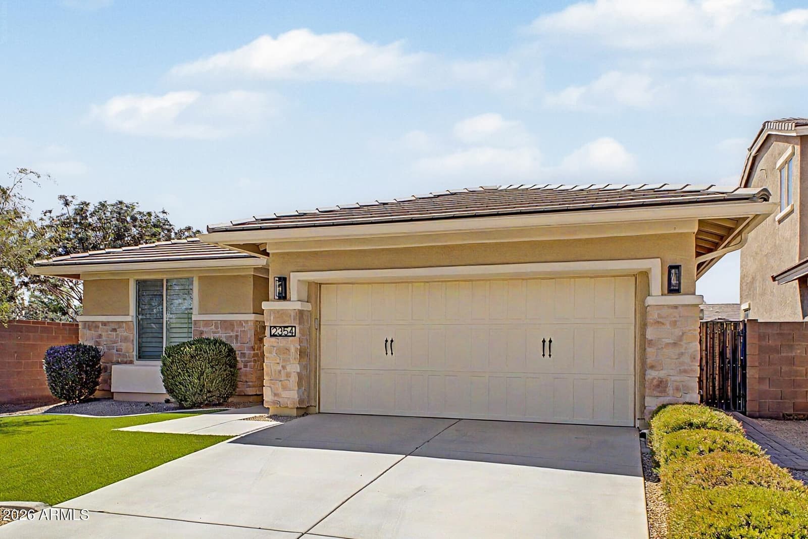 2354 S Banning Street, Gilbert, AZ 85295 — photo 4 of 34
