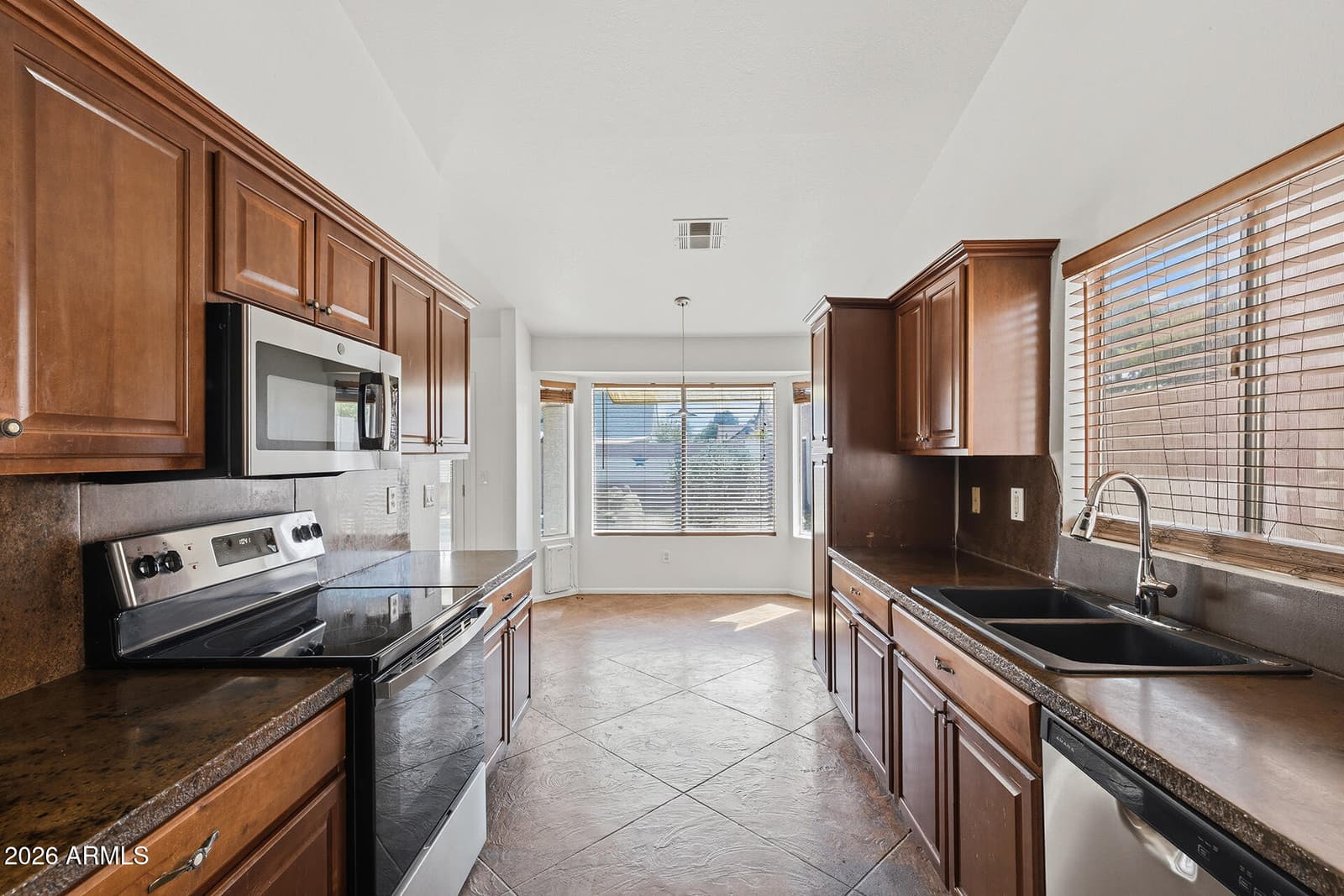 18807 N 50th Avenue, Glendale, AZ 85308 — photo 4 of 42