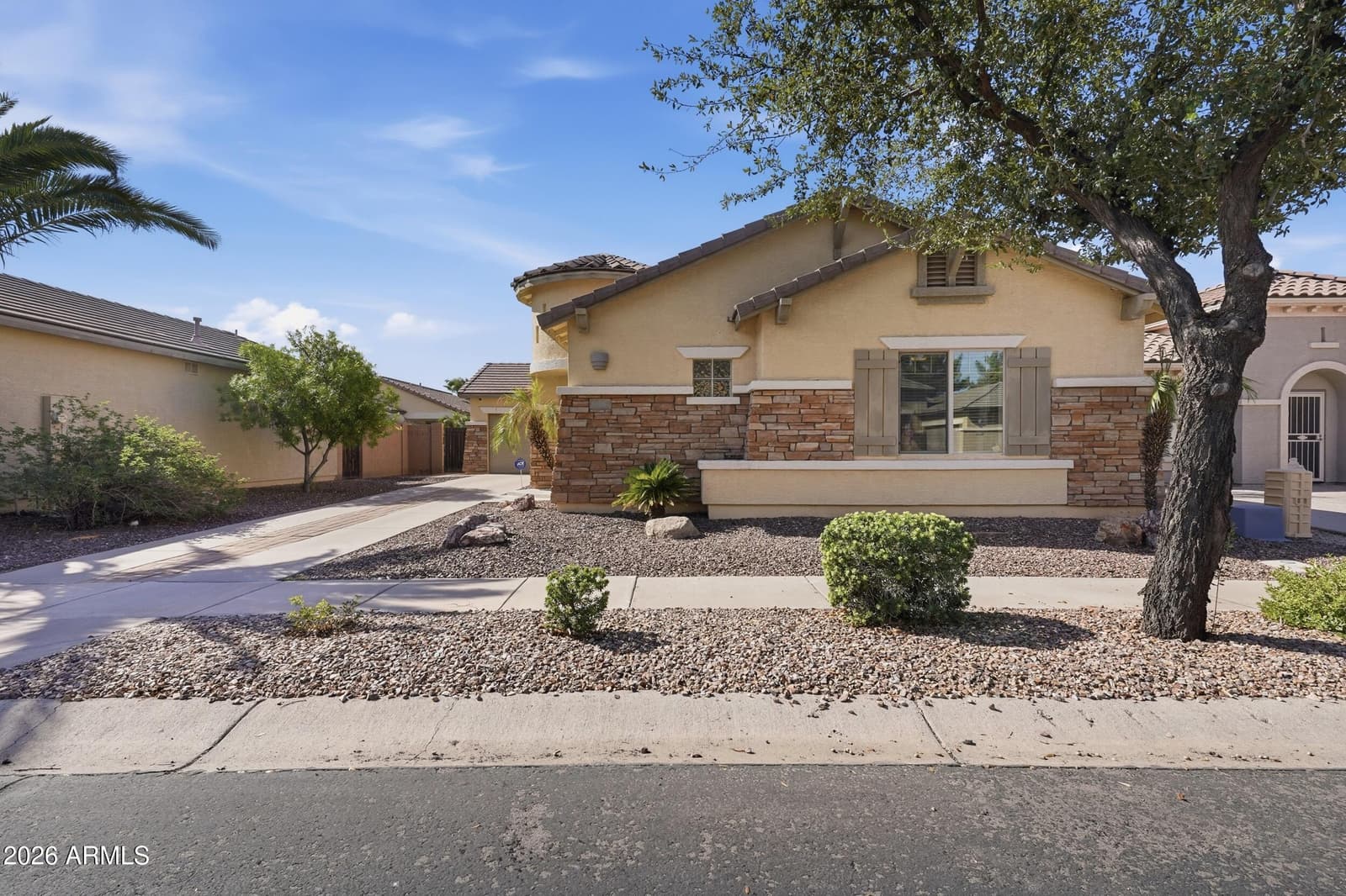 941 E Cherry Hills Drive, Chandler, AZ 85249 — photo 2 of 43