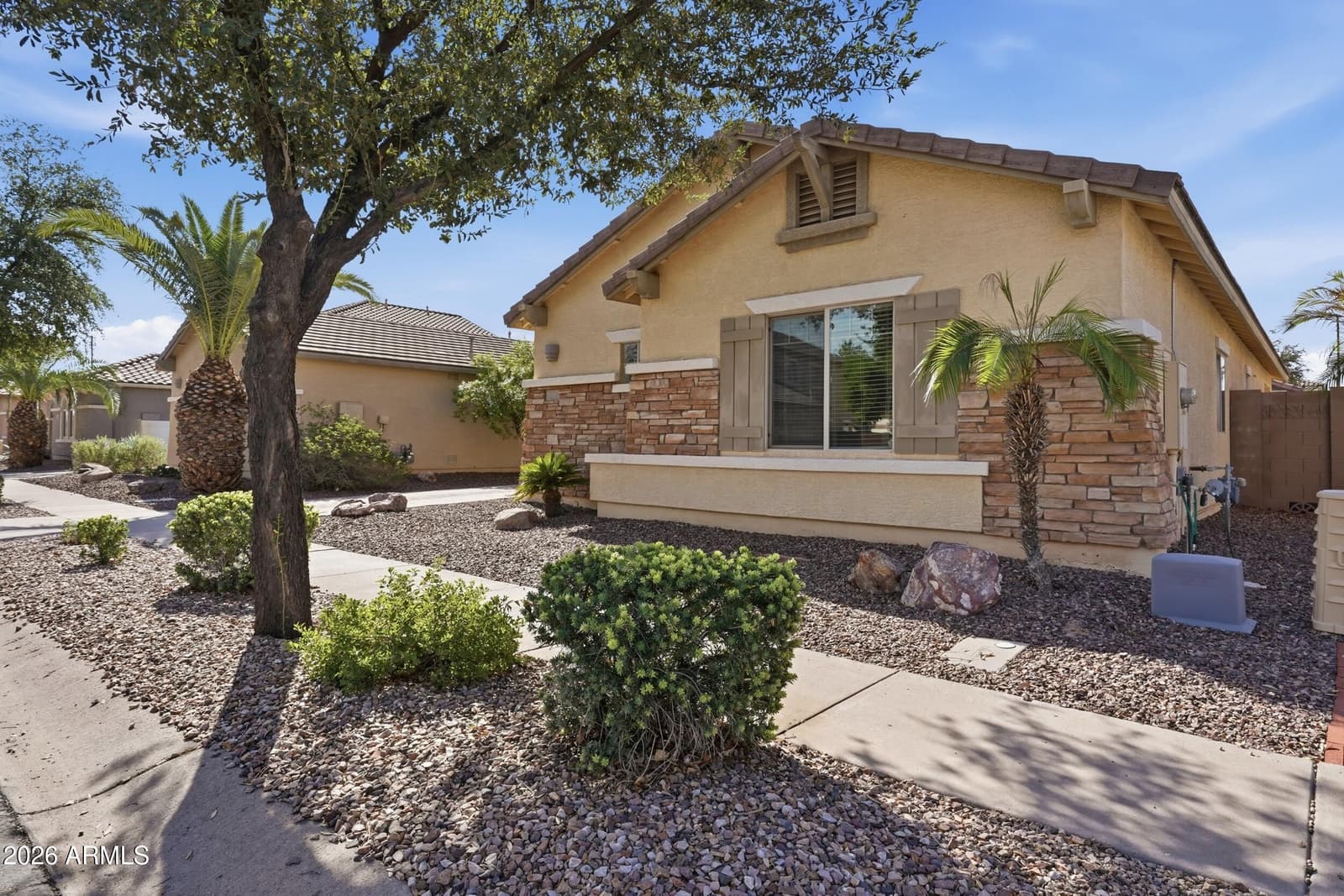 941 E Cherry Hills Drive, Chandler, AZ 85249 — photo 5 of 43