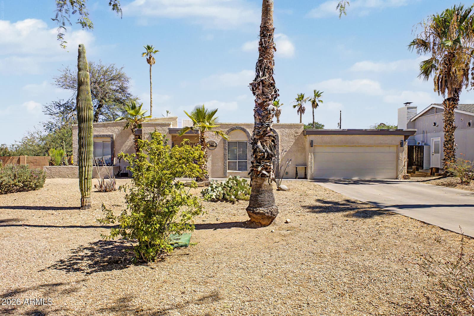 1132 E Village Cir Drive N, Phoenix, AZ 85022 — photo 2 of 40