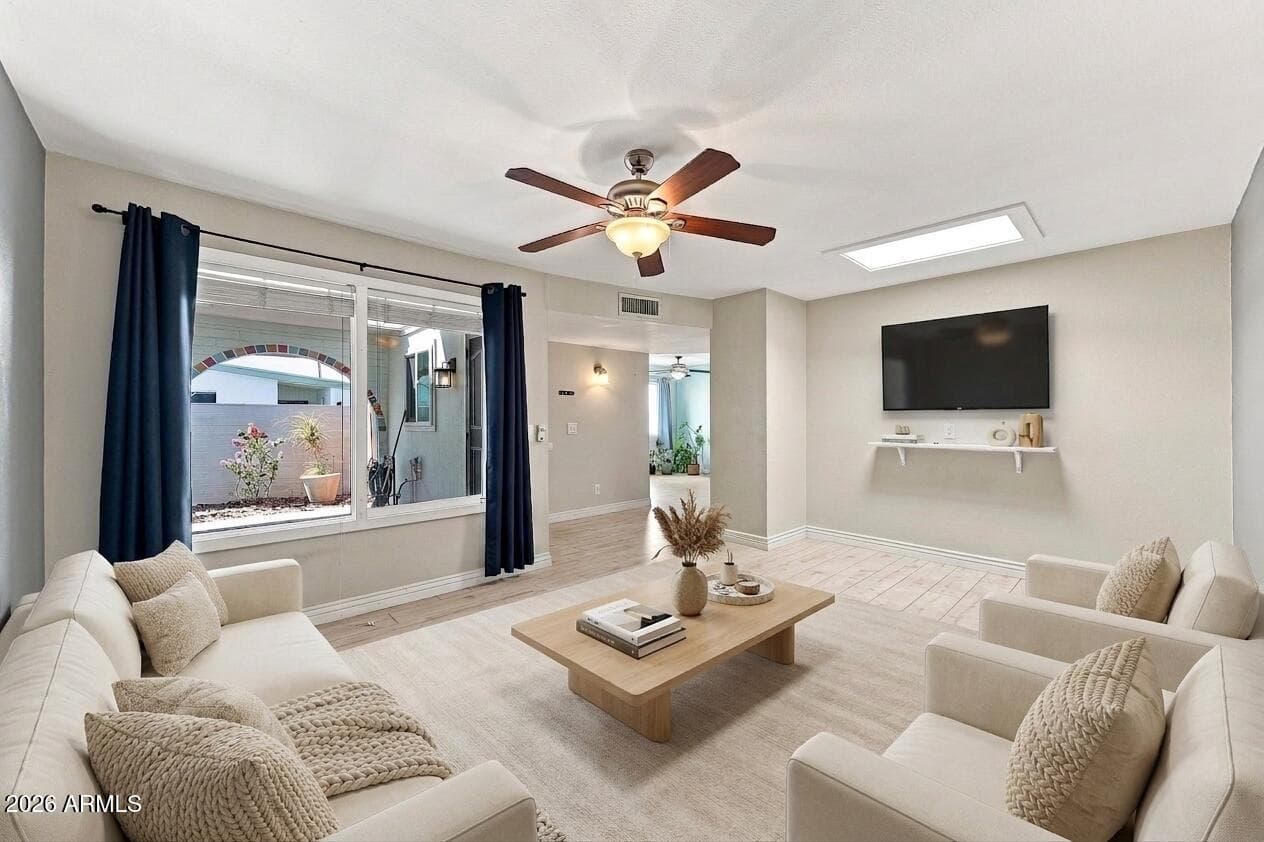 410 W LAGUNA Drive, Tempe, AZ 85282