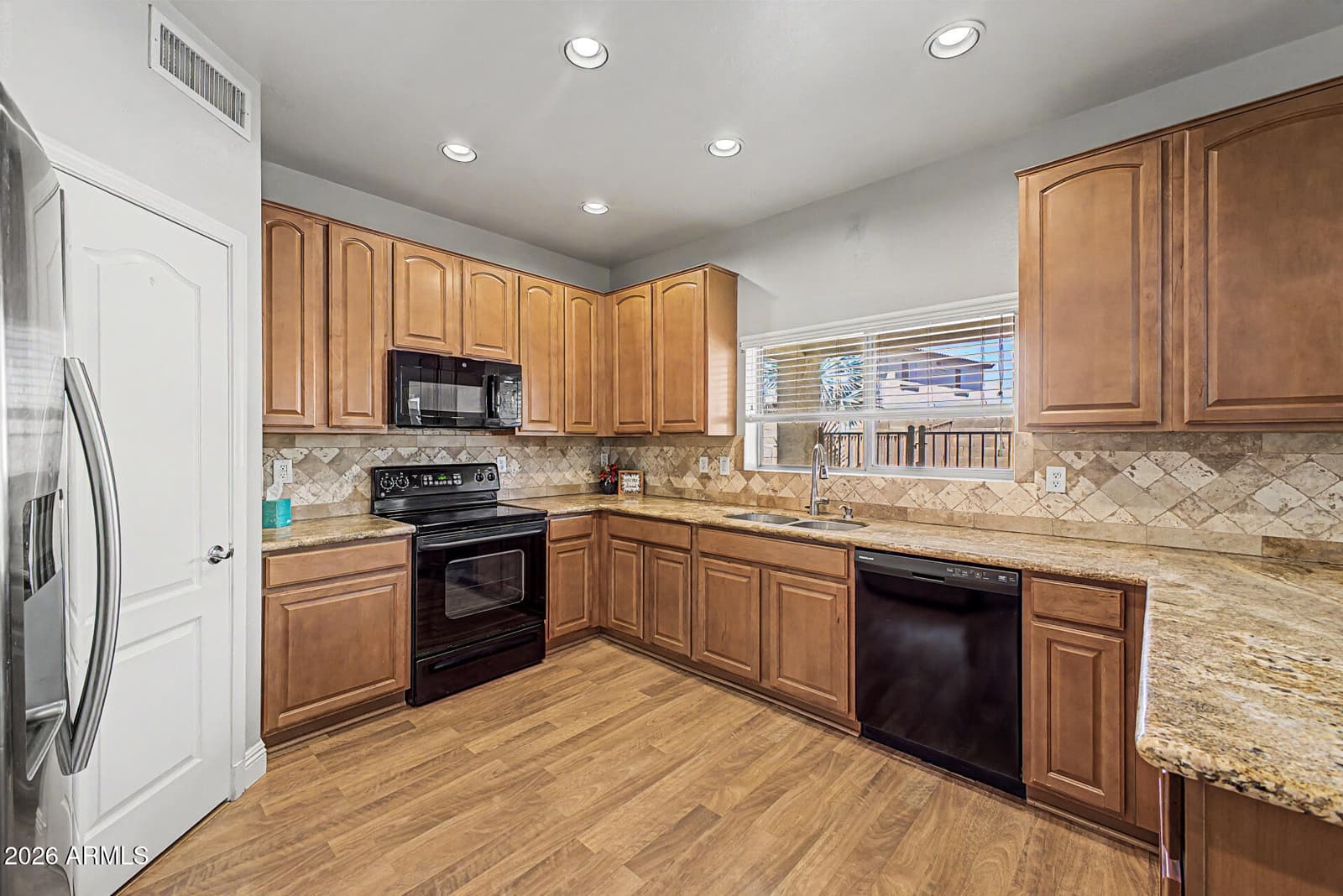 6657 S Garnet Way, Chandler, AZ 85249 — photo 12 of 41
