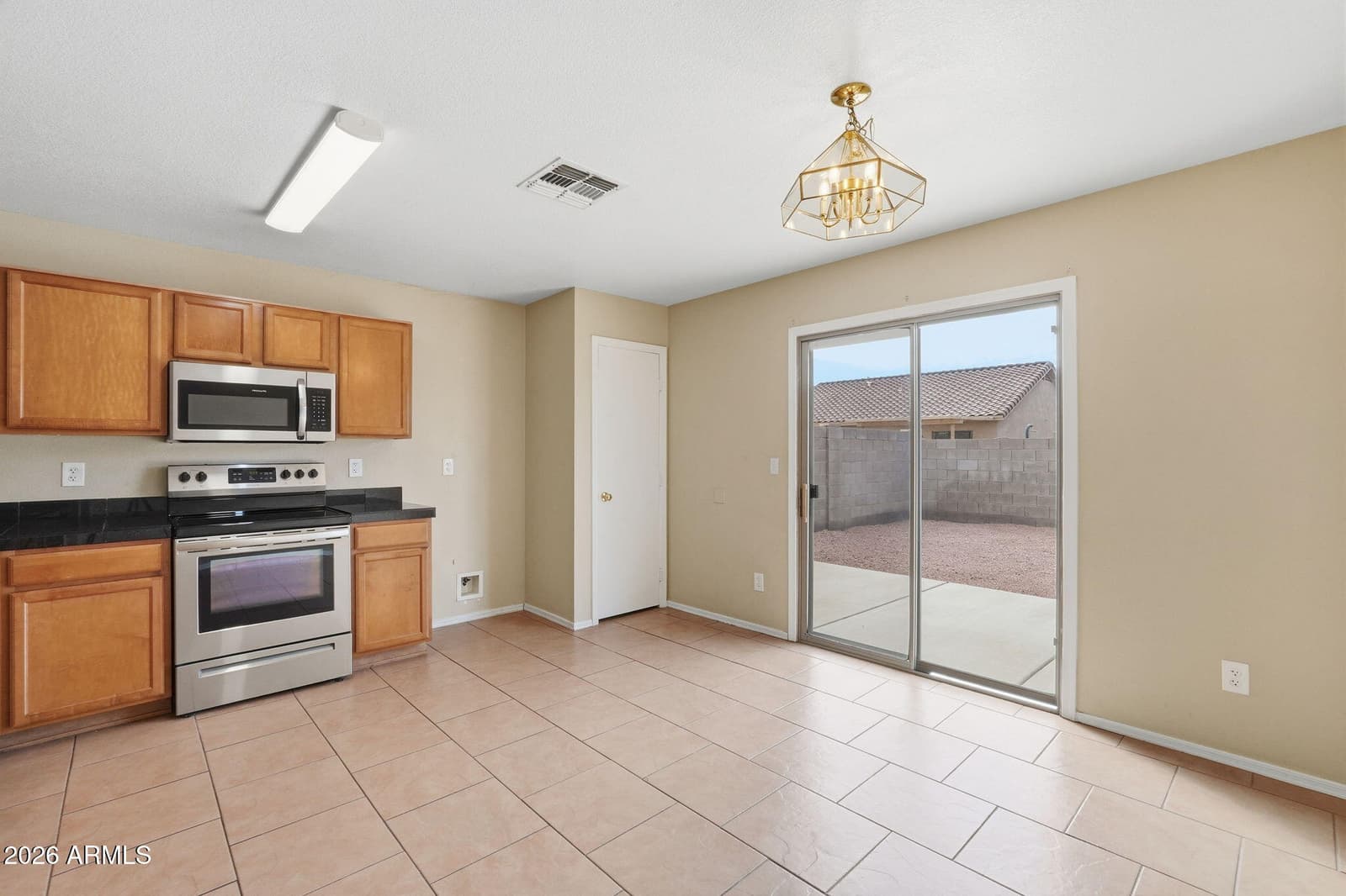 633 W Kingman Loop, Casa Grande, AZ 85122 — photo 5 of 26