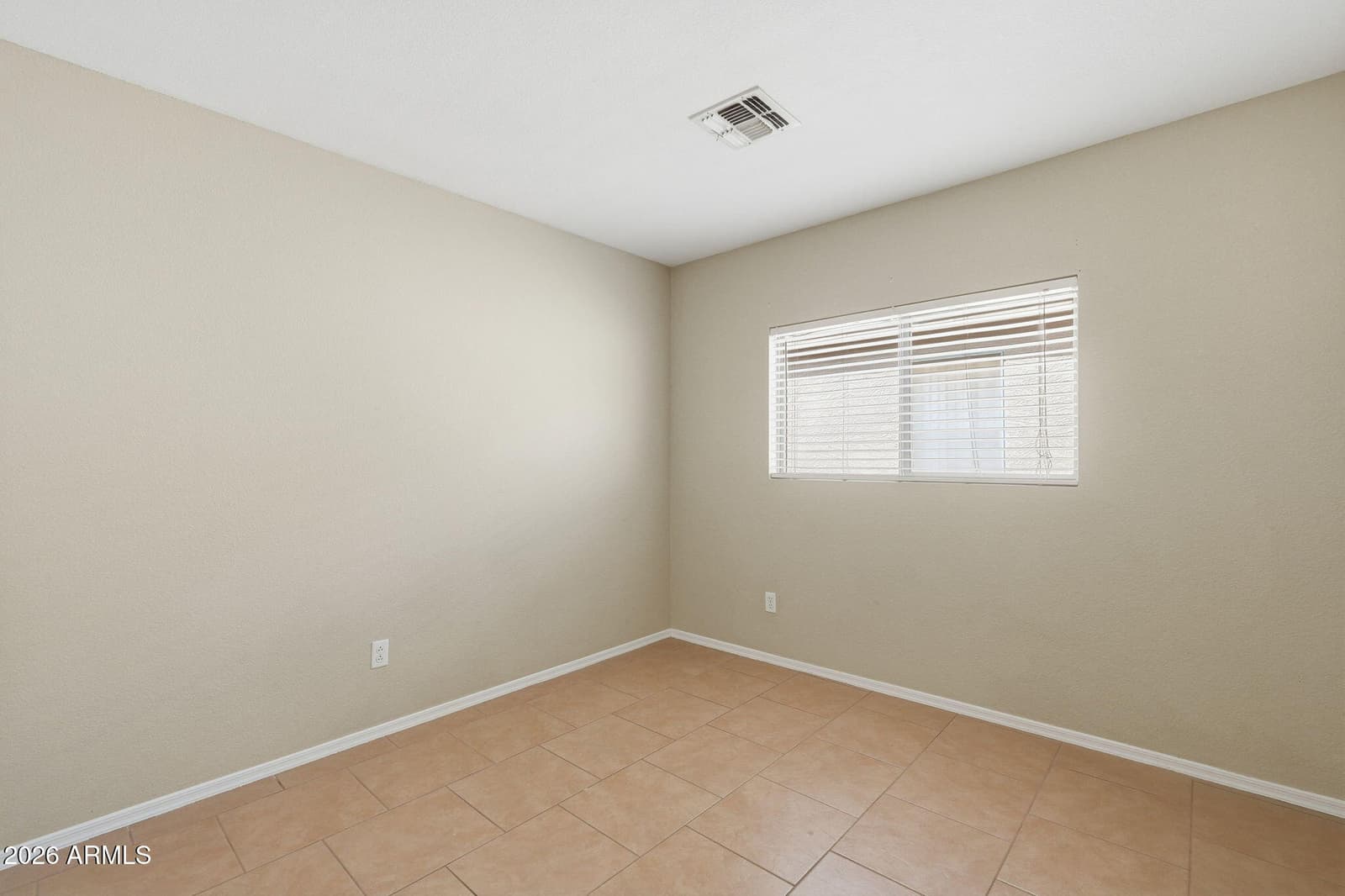 633 W Kingman Loop, Casa Grande, AZ 85122 — photo 14 of 26