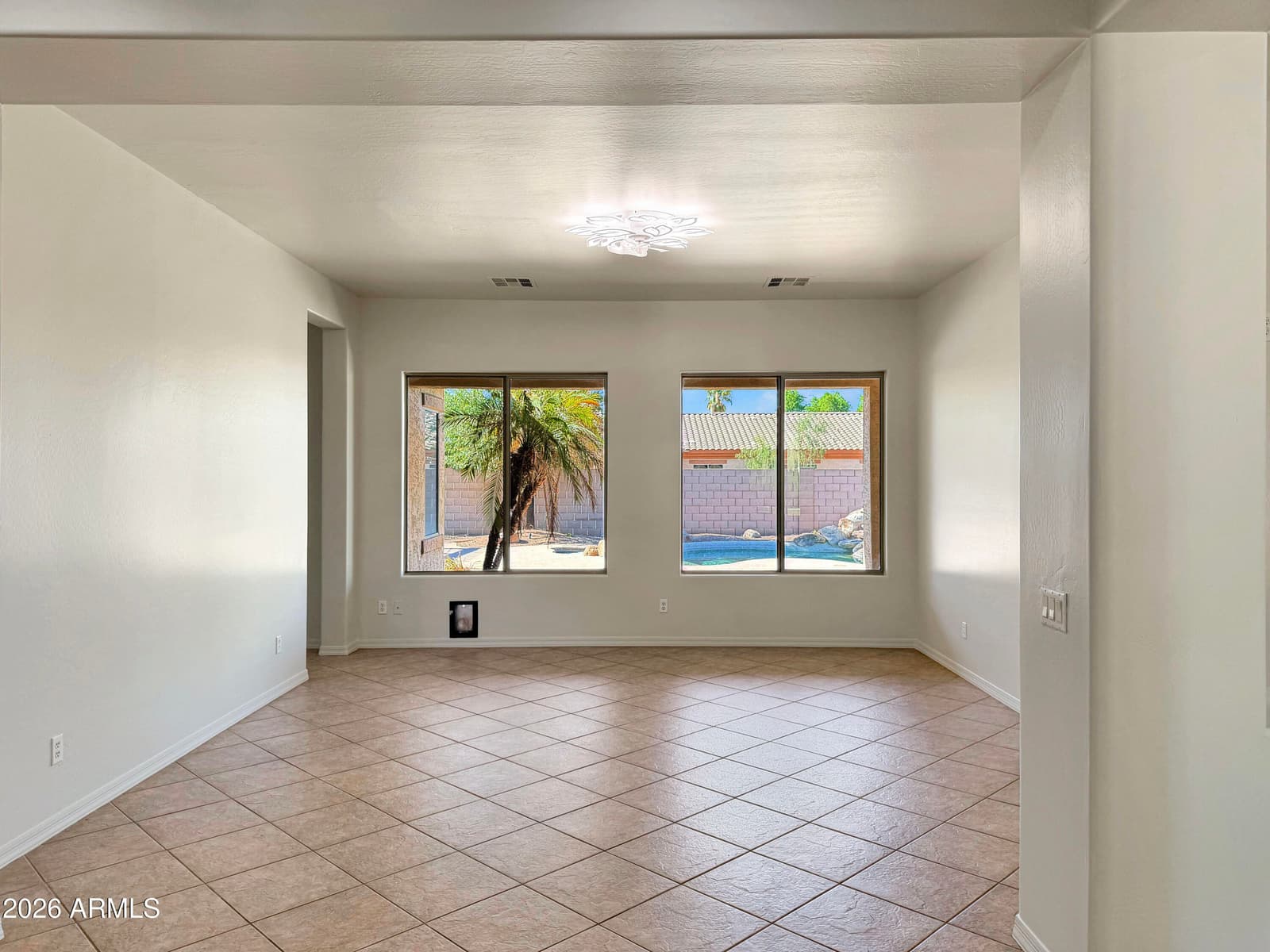 8027 W San Miguel Avenue, Glendale, AZ 85303 — photo 4 of 31