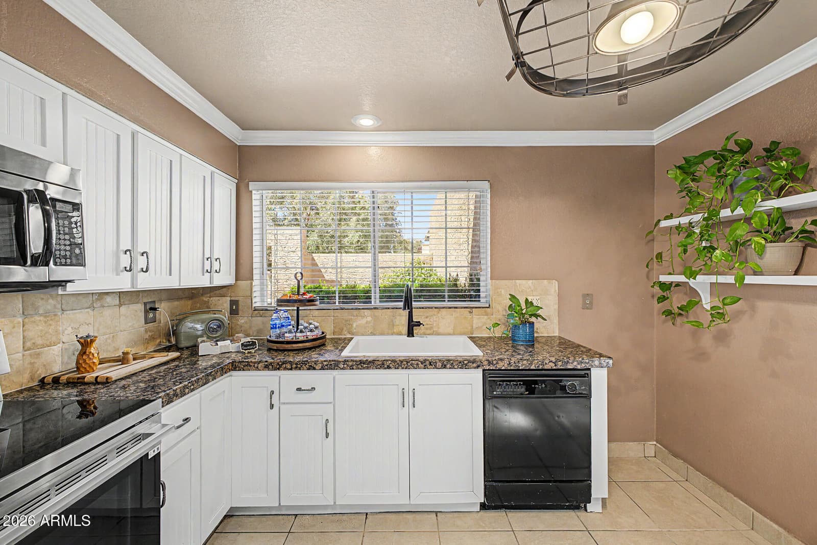 709 N Larkspur Street, Gilbert, AZ 85234 — photo 13 of 33