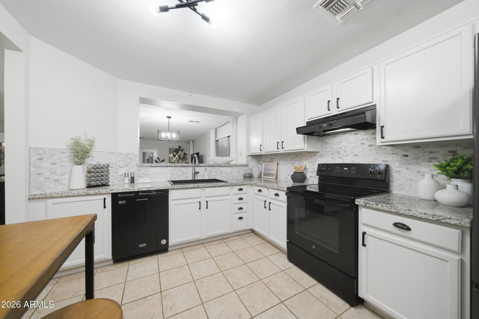 738 S Colonial Street, Gilbert, AZ 85296 — photo 8 of 29