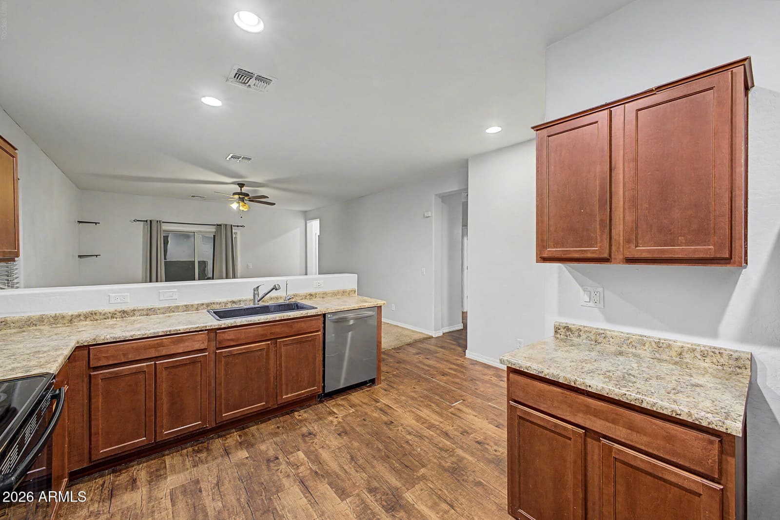 30141 N Oak Drive, Florence, AZ 85132 — photo 11 of 42