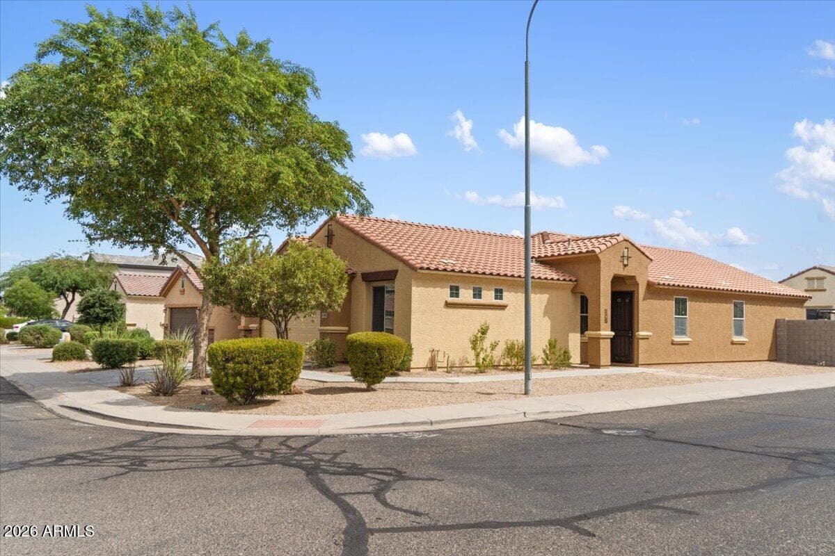 11795 W Davis Lane, Avondale, AZ 85323 — photo 6 of 25