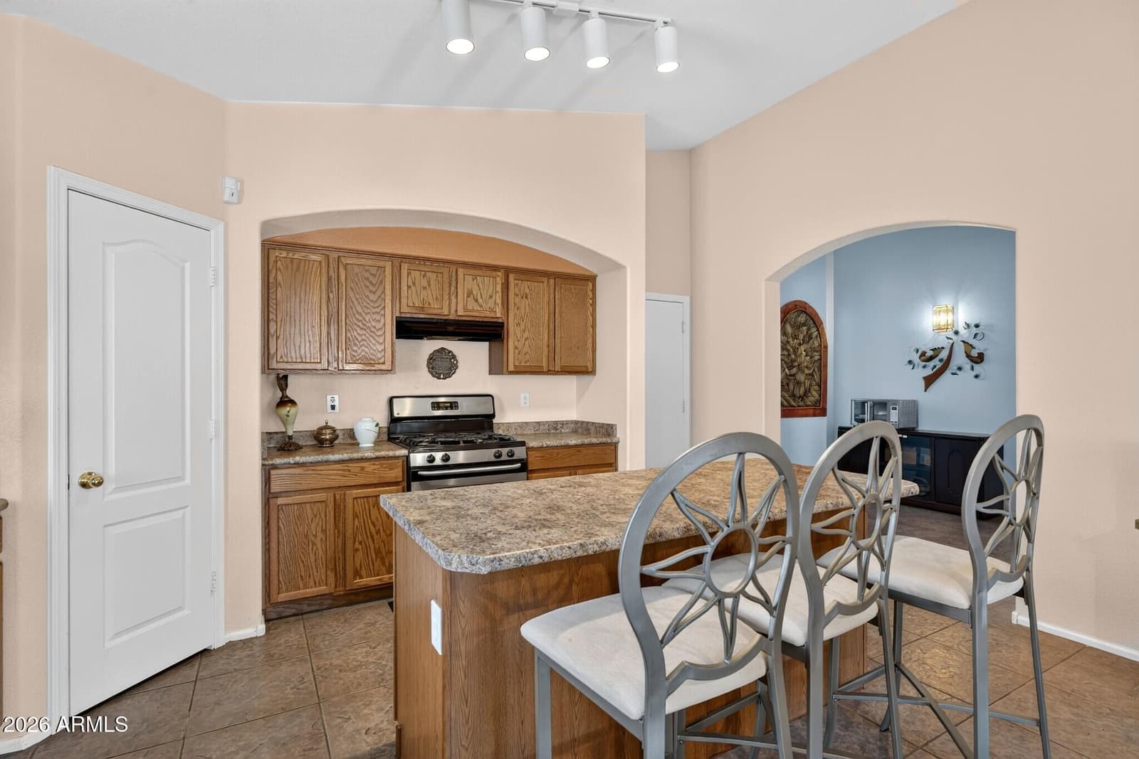 687 E Palomino Way, San Tan Valley, AZ 85143 — photo 12 of 49