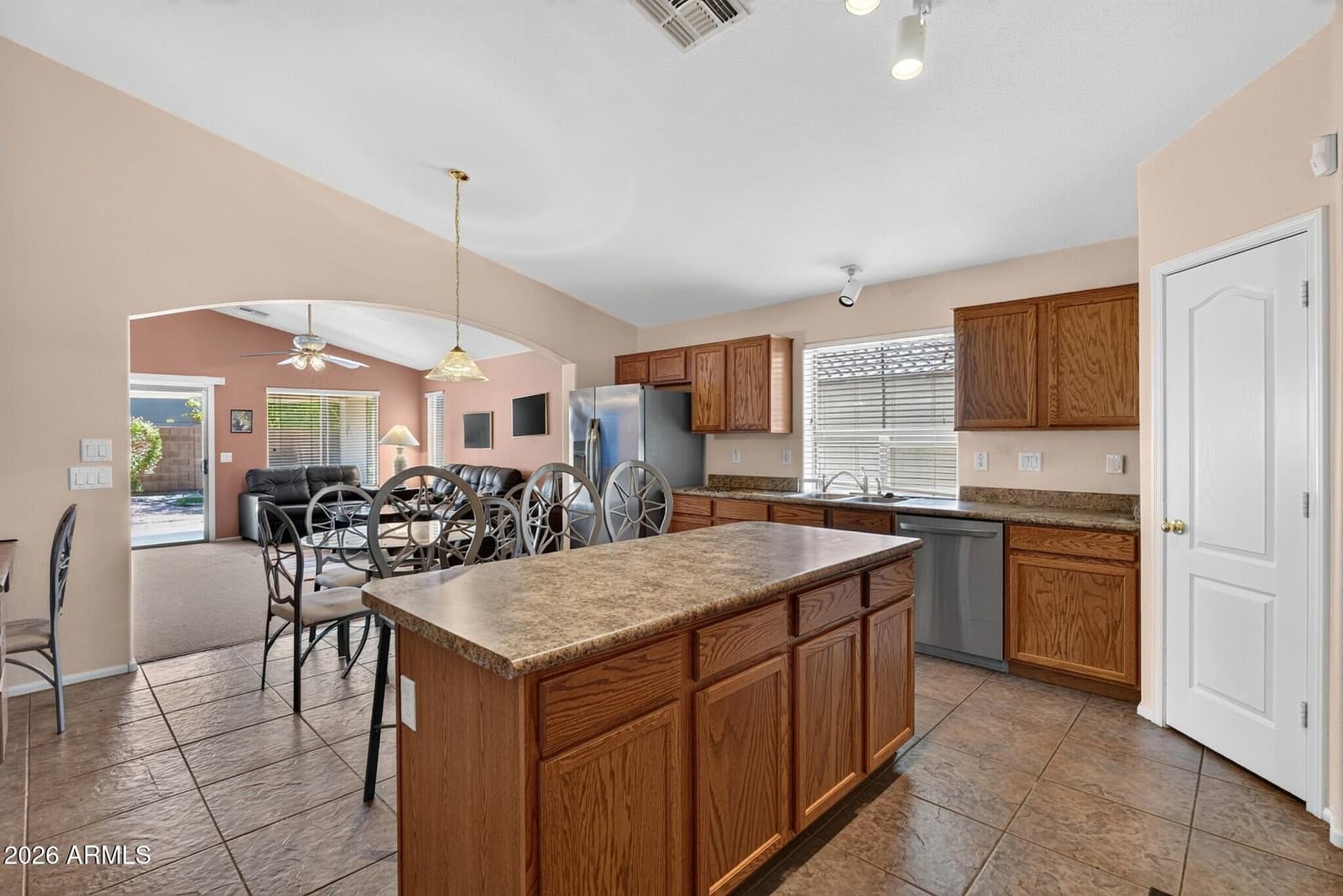 687 E Palomino Way, San Tan Valley, AZ 85143 — photo 16 of 49