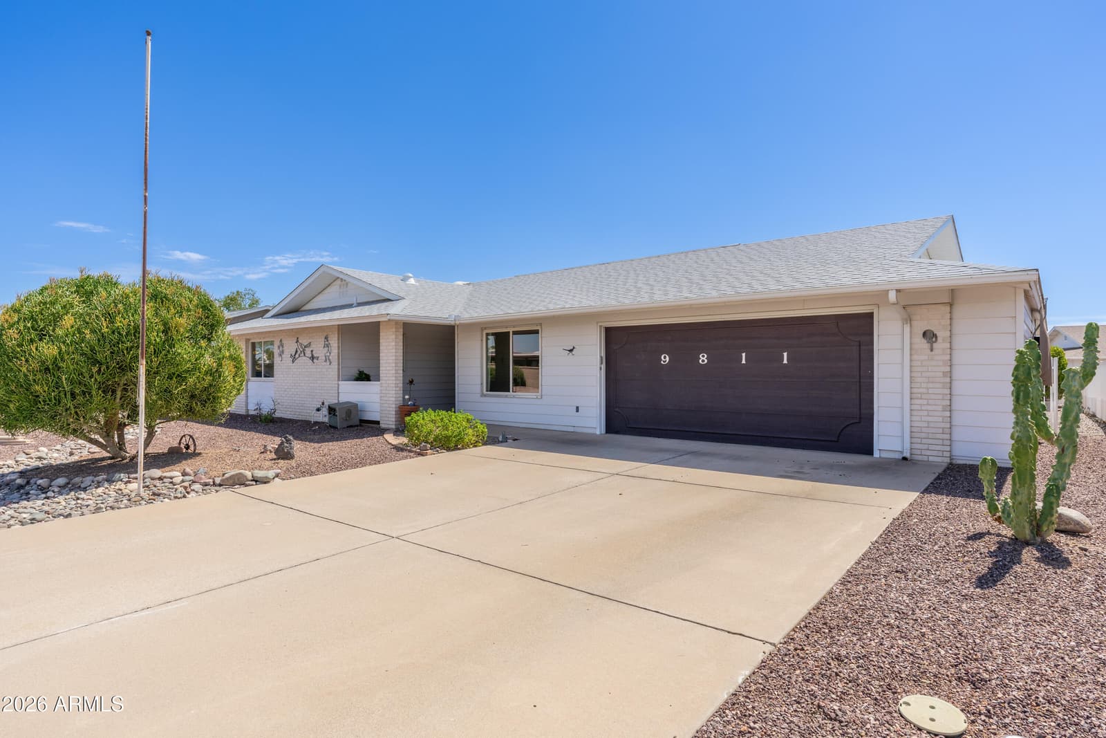 9811 W Redwood Drive, Sun City, AZ 85351 — photo 3 of 31