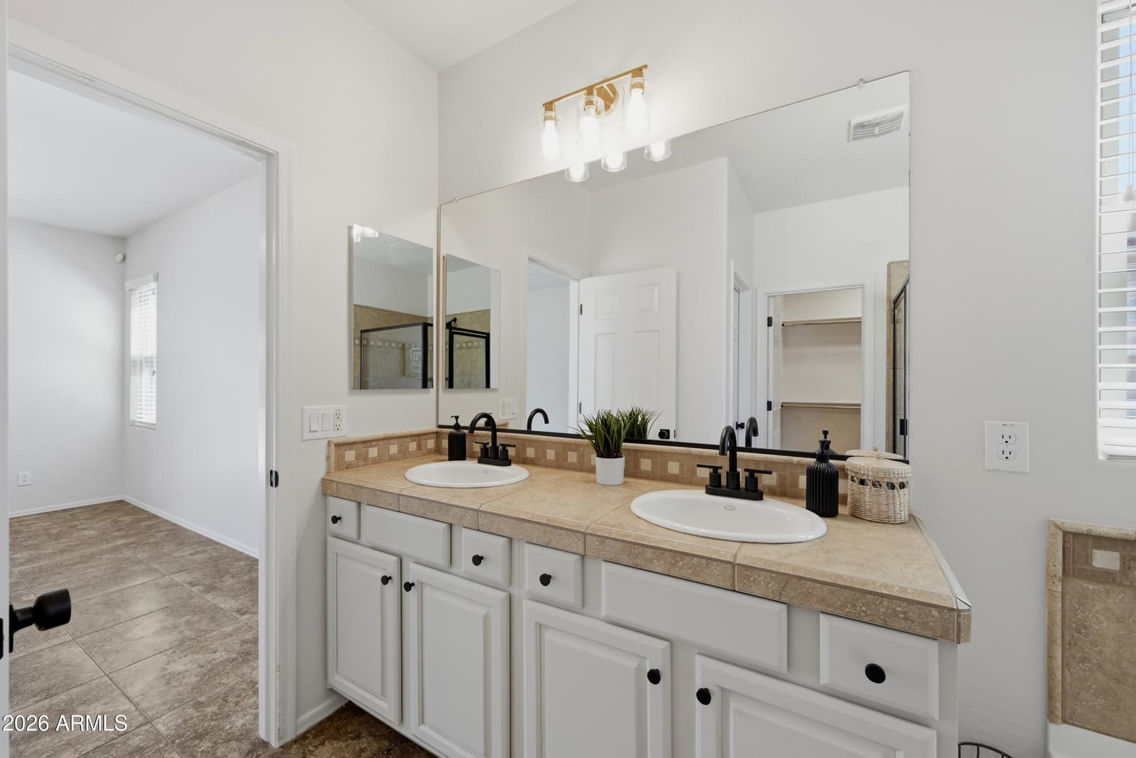 7171 S Sinova Court, Gilbert, AZ 85298 — photo 15 of 30