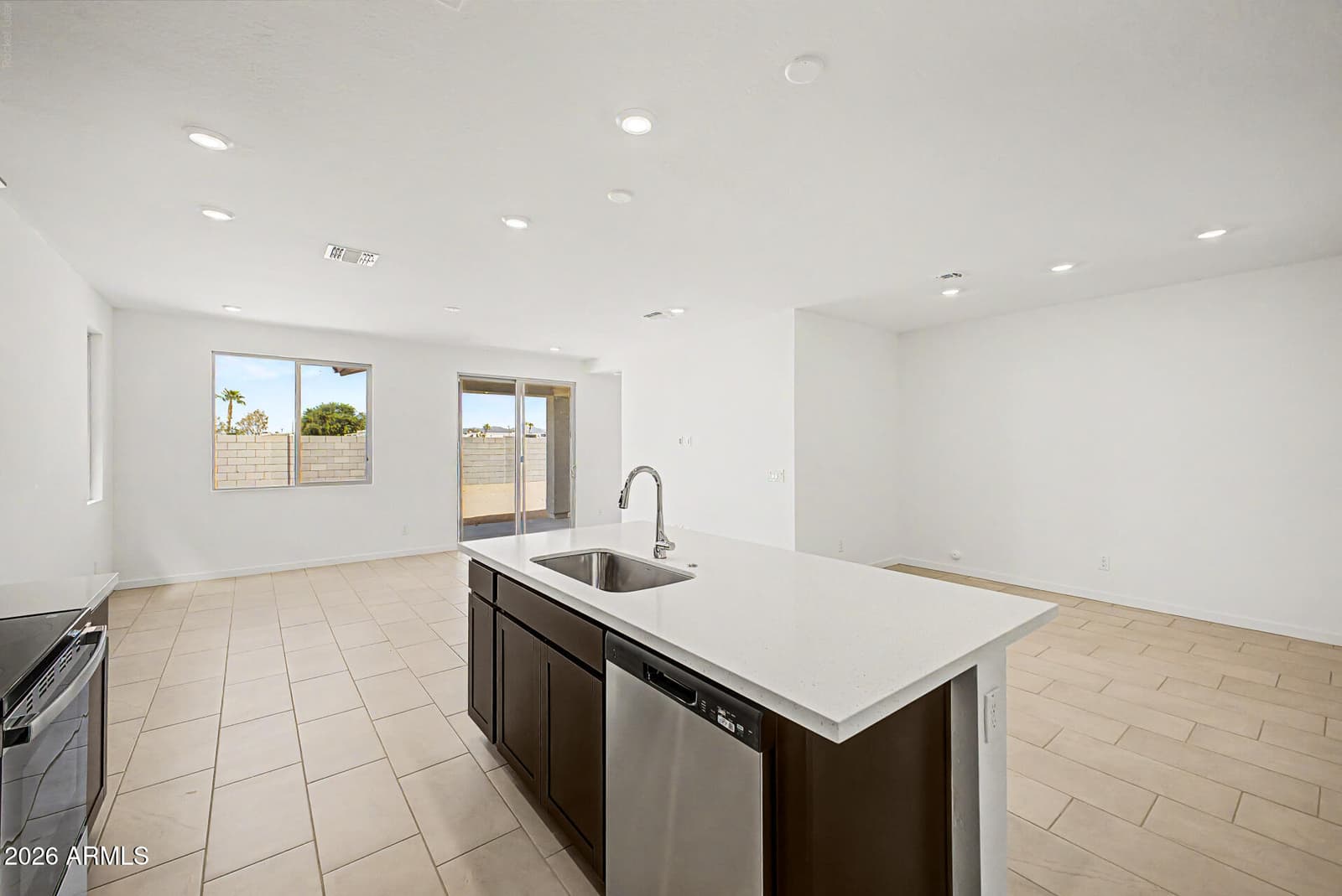 5274 E Cassidy Lane, San Tan Valley, AZ 85144 — photo 3 of 18