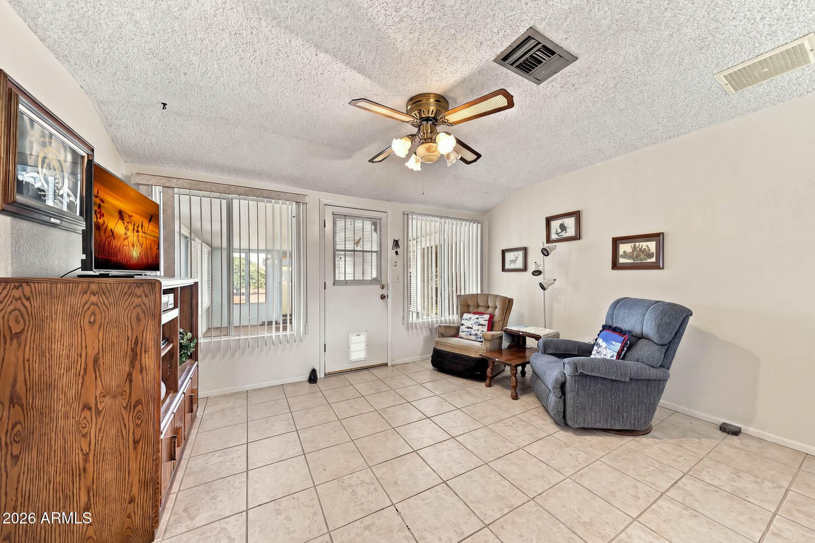 10210 W Twin Oaks Drive, Sun City, AZ 85351 — photo 5 of 30