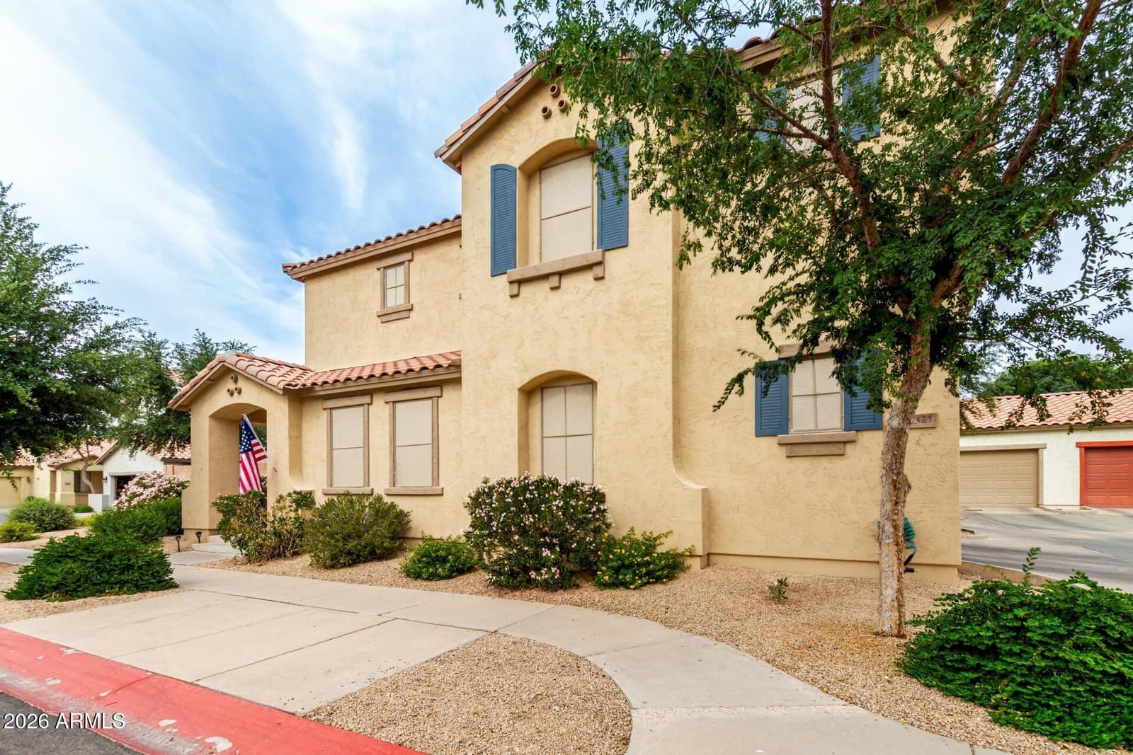 6321 S Blake Street, Gilbert, AZ 85298 — photo 3 of 28