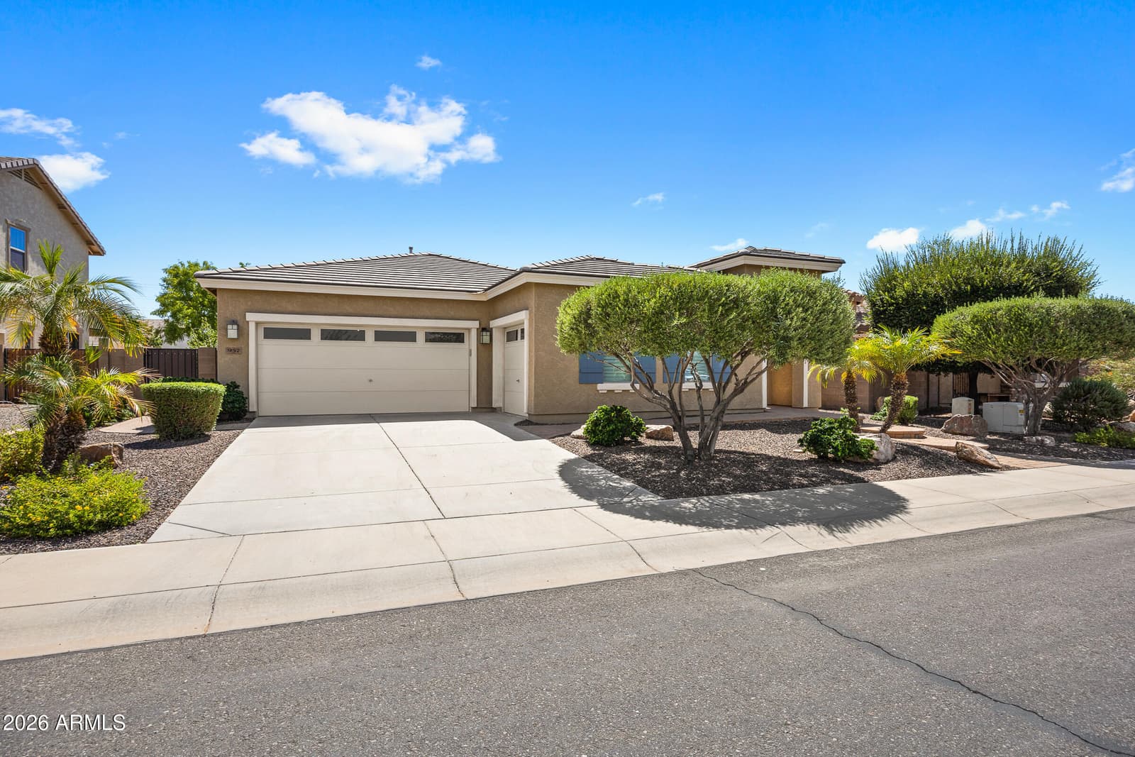 957 E Rojo Way, Gilbert, AZ 85297 — photo 35 of 91