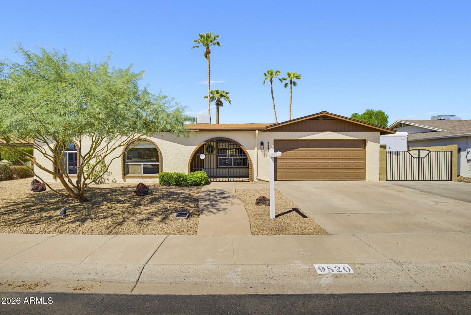 9820 N 56th Avenue, Glendale, AZ 85302 — photo 2 of 61