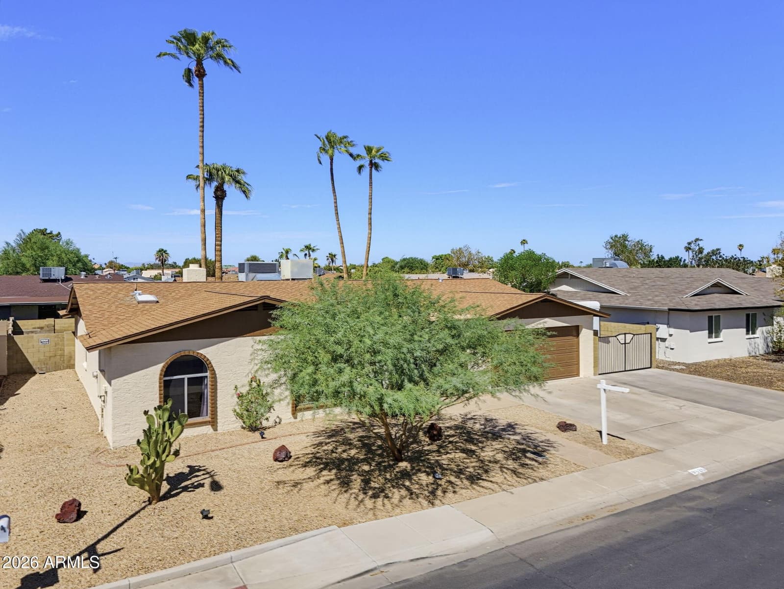 9820 N 56th Avenue, Glendale, AZ 85302 — photo 8 of 61