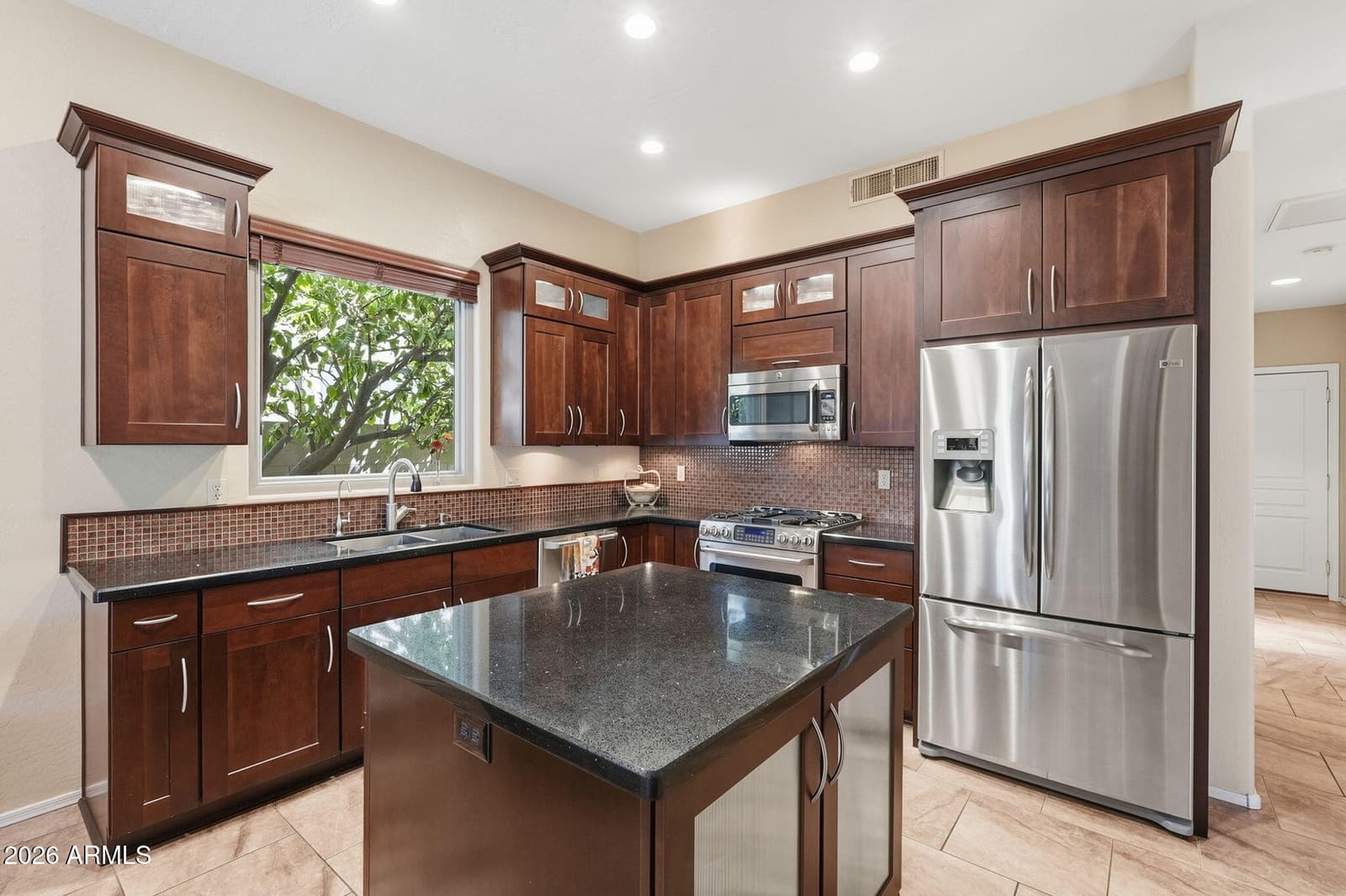 6796 W Abraham Lane, Glendale, AZ 85308 — photo 11 of 42