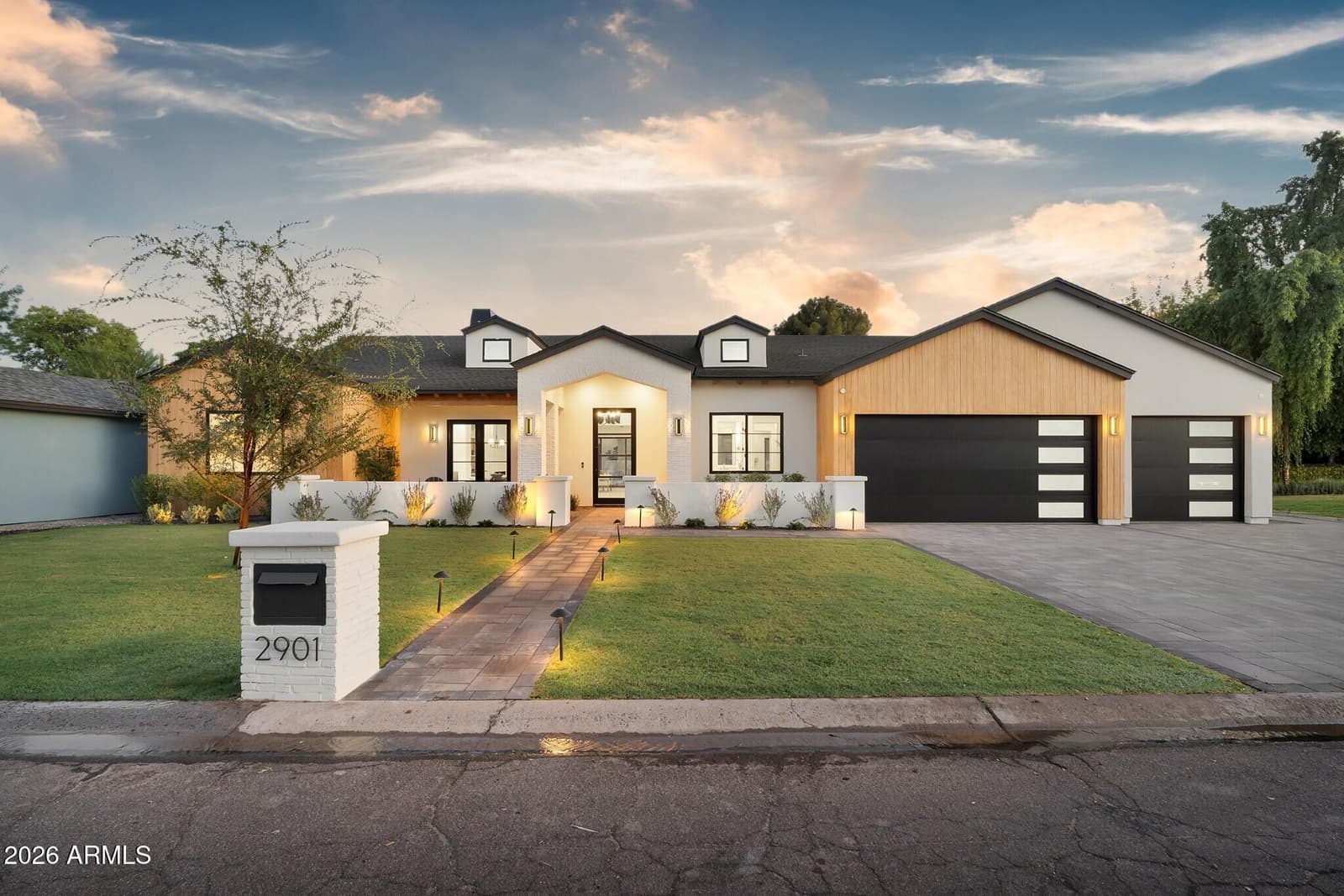 2901 E PIERSON Street, Phoenix, AZ 85016
