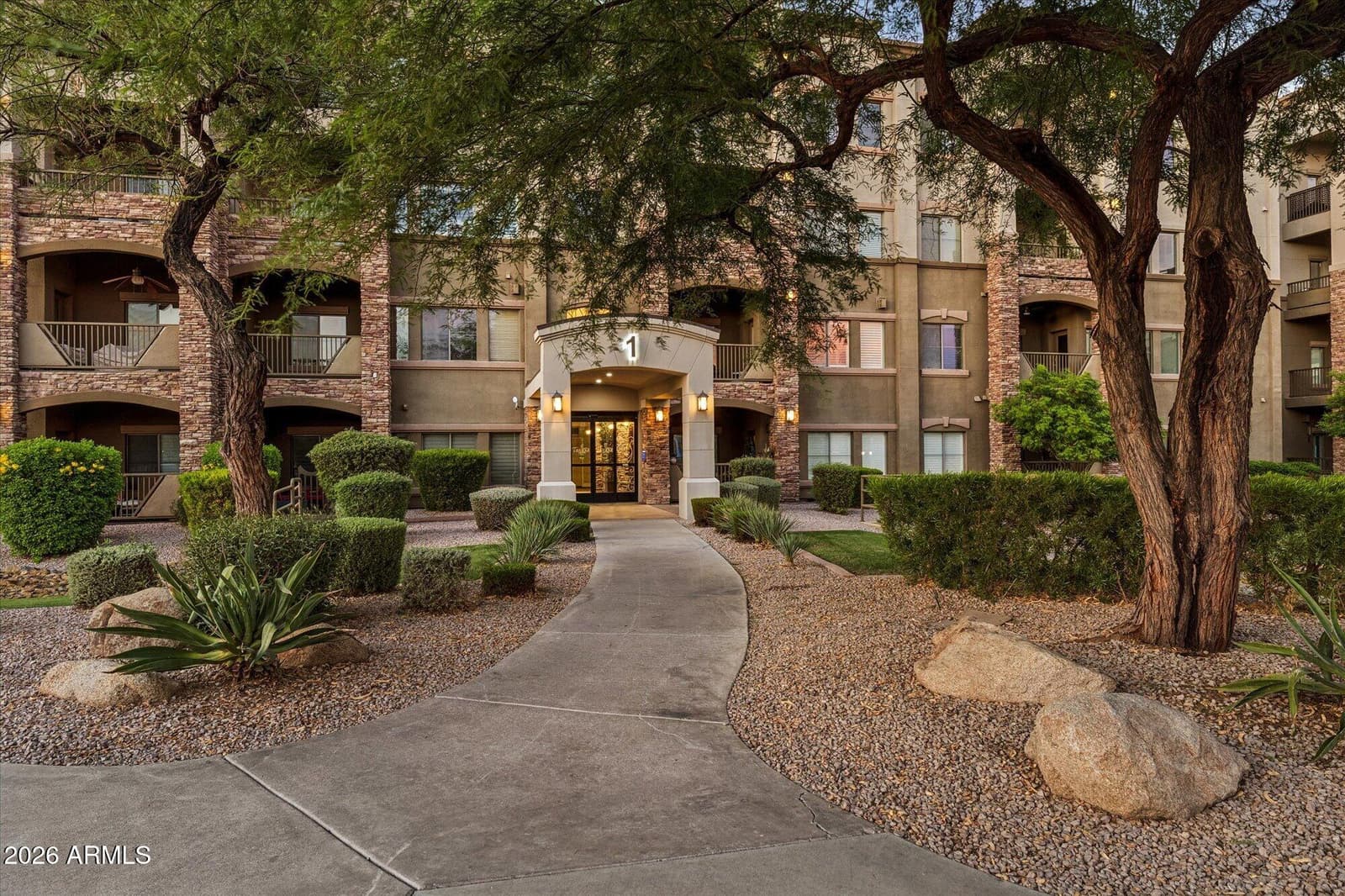 5450 E DEER VALLEY Drive 3009, Phoenix, AZ 85054