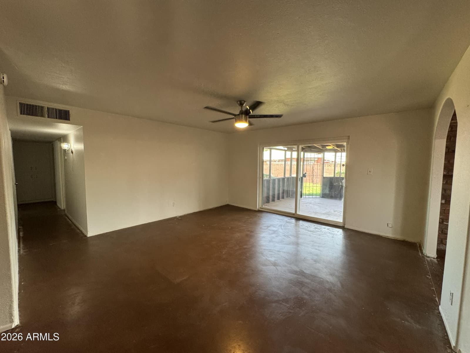 6331 N 31st Drive, Phoenix, AZ 85017 — photo 7 of 34