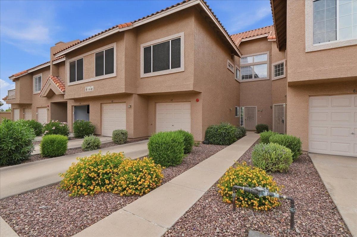 1633 E LAKESIDE Drive 63, Gilbert, AZ 85234
