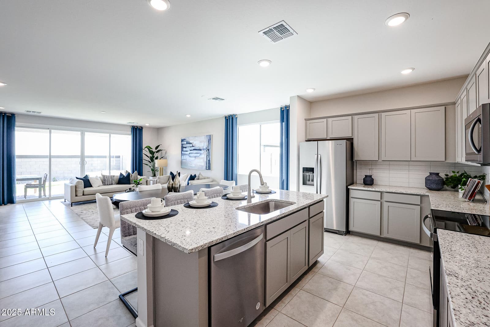 17946 W Creedance Boulevard, Surprise, AZ 85387 — photo 4 of 33