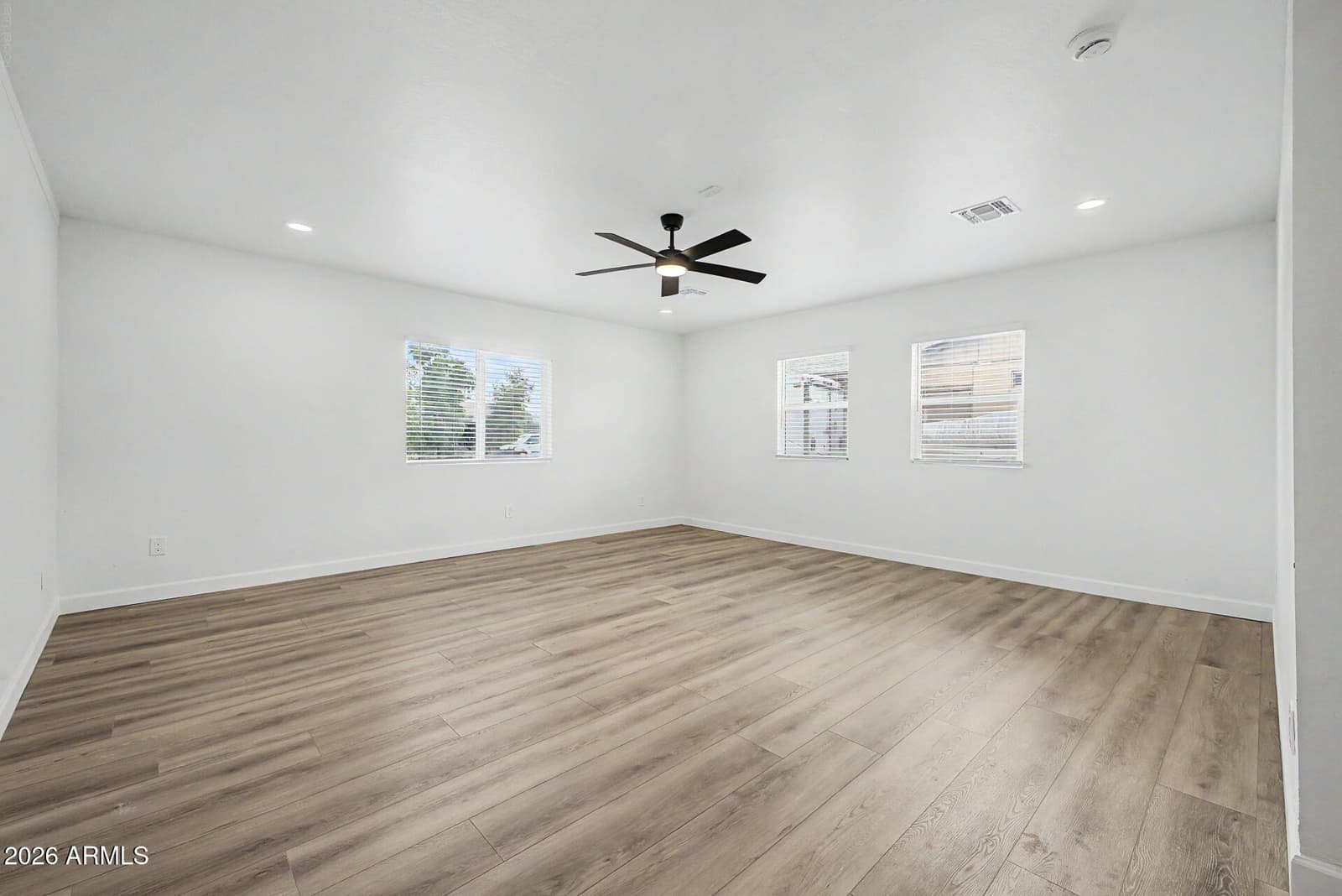 1004 W Manhatton Drive, Tempe, AZ 85282 — photo 9 of 26
