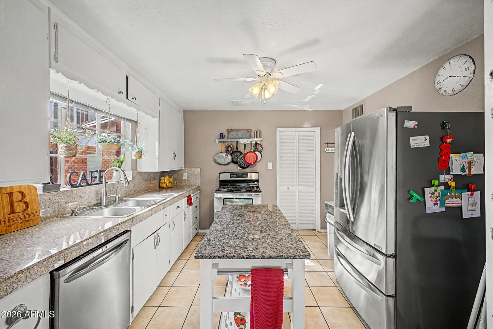 7420 N 58th Drive, Glendale, AZ 85301 — photo 10 of 22