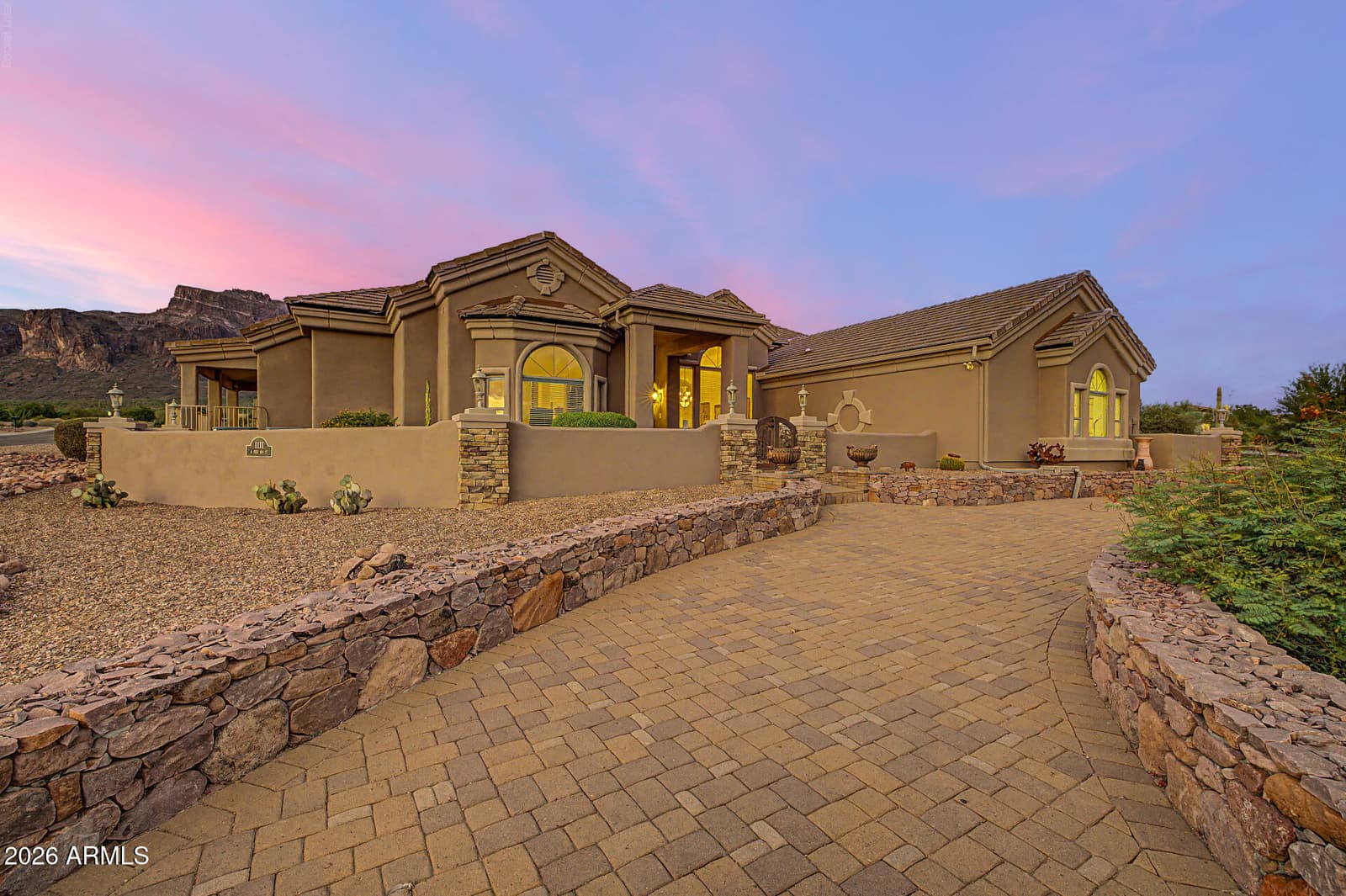 1111 S DEER RUN Court, Apache Junction, AZ 85119