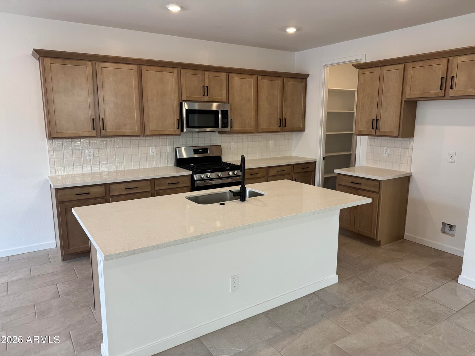 2270 S Jeffry Street, Gilbert, AZ 85295