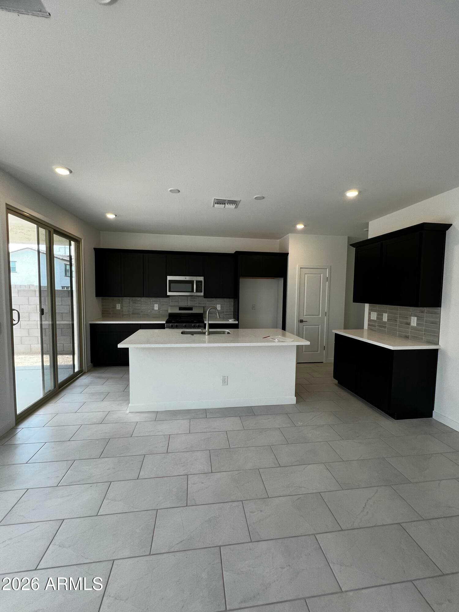 3146 S 180 Avenue, Goodyear, AZ 85338 — photo 2 of 3